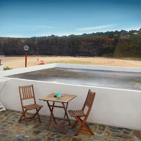 Pedra Dos Corvos House