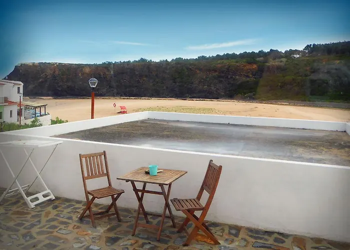 Pedra Dos Corvos House